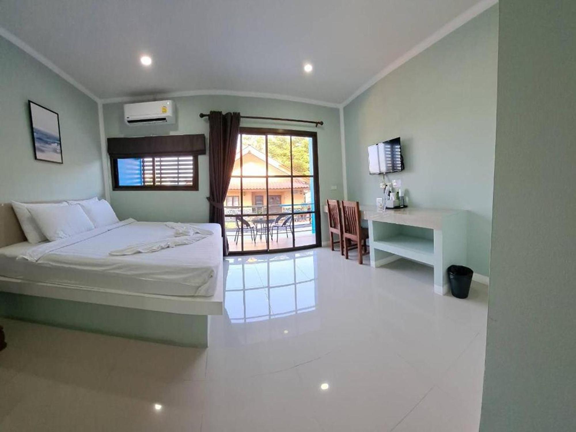 J & Ariya Hotel Near Samui Airport And Koh Phangan Pier 보풋 외부 사진