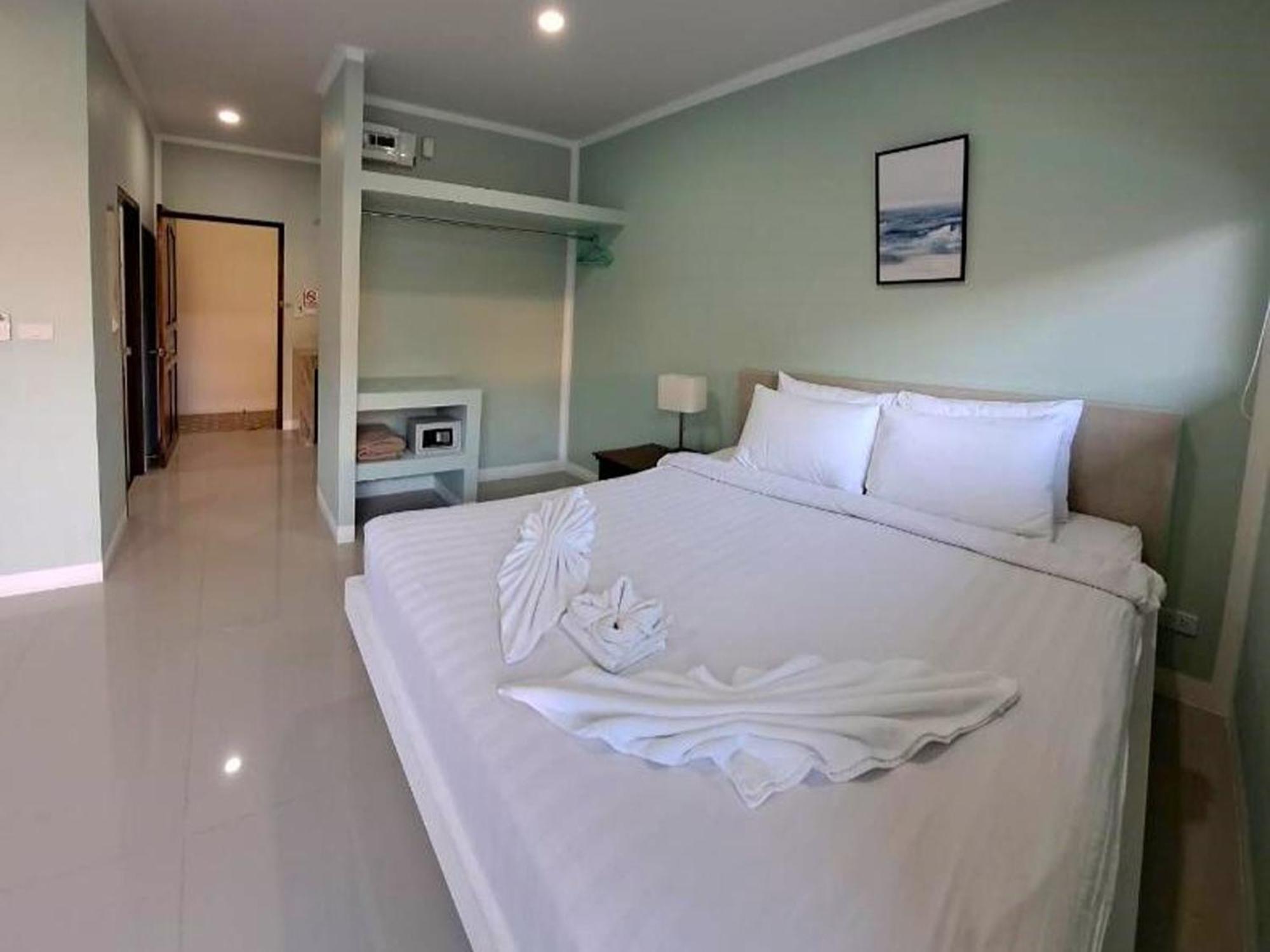 J & Ariya Hotel Near Samui Airport And Koh Phangan Pier 보풋 외부 사진