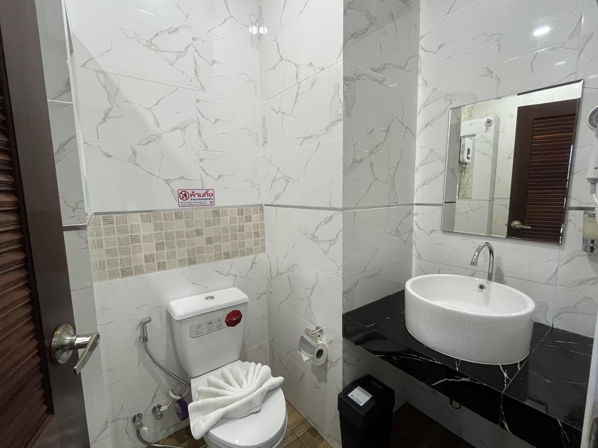 J & Ariya Hotel Near Samui Airport And Koh Phangan Pier 보풋 외부 사진